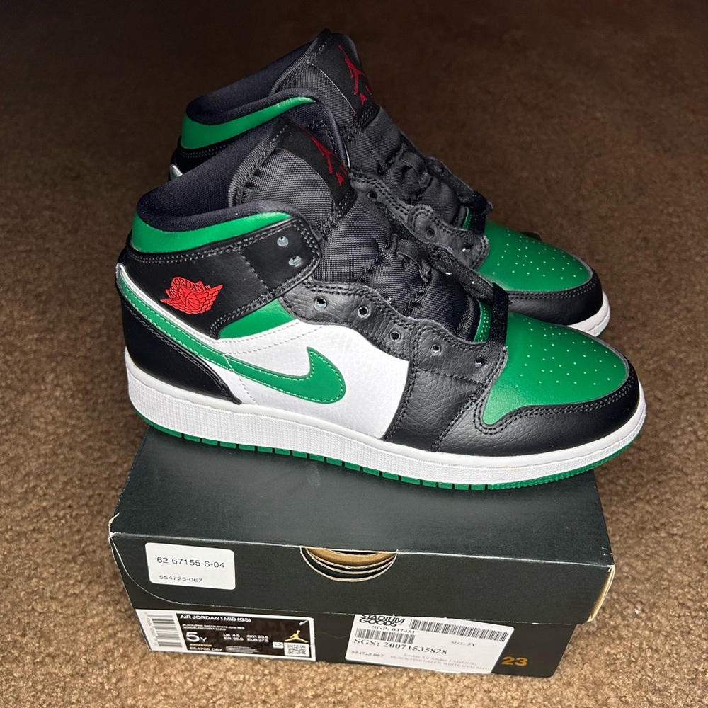JORDAN RETRO 1 MID GREEN TOE GS SIZE 5y